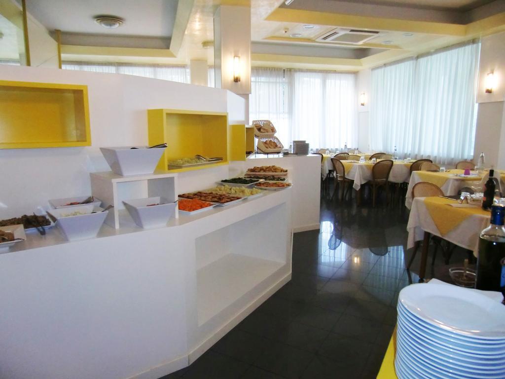 Hotel Desire' Ричоне Екстериор снимка