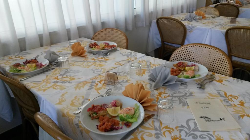 Hotel Desire' Ричоне Екстериор снимка