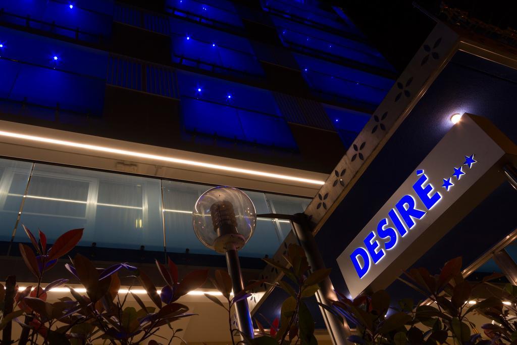 Hotel Desire' Ричоне Екстериор снимка