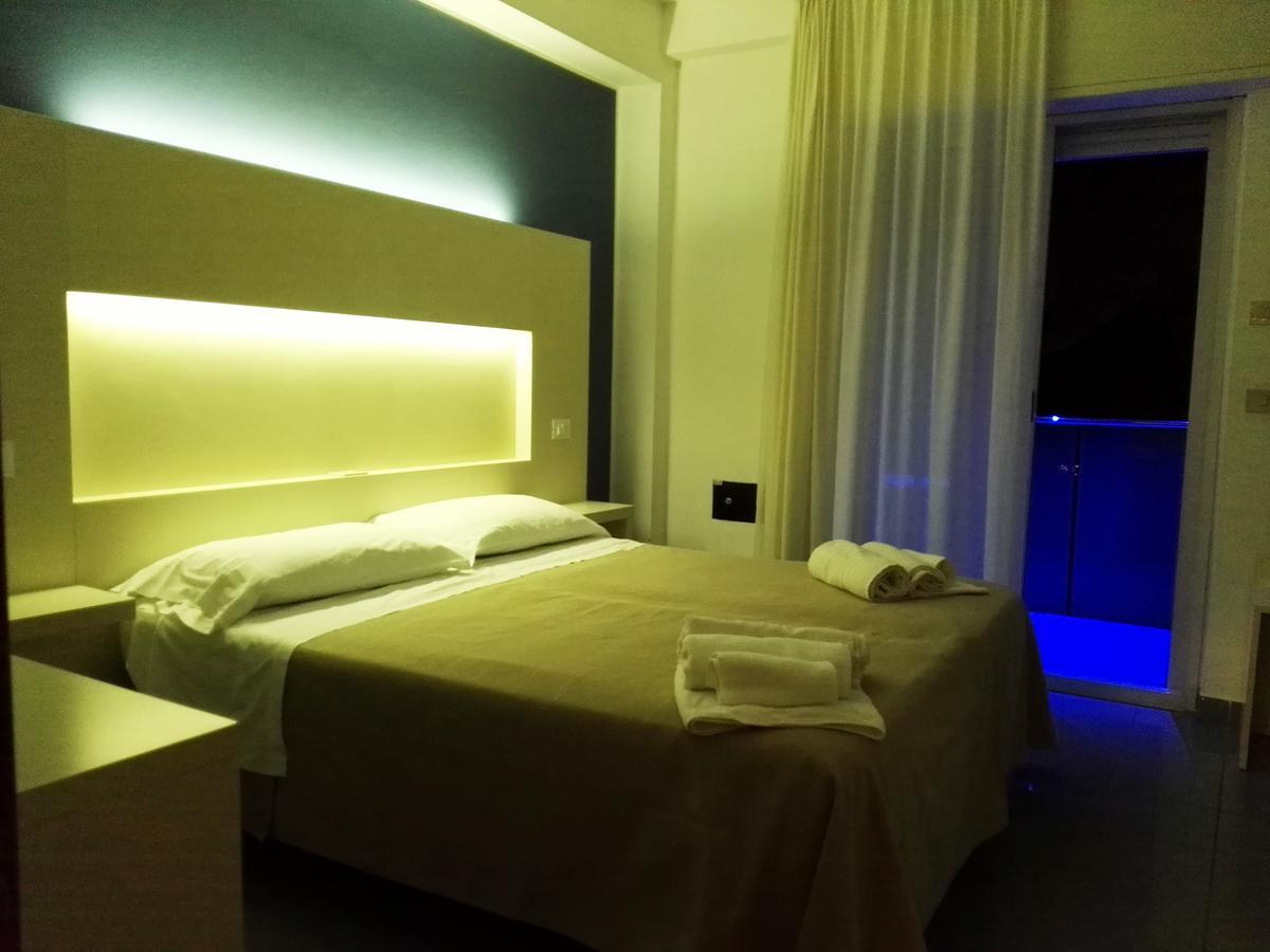 Hotel Desire' Ричоне Екстериор снимка