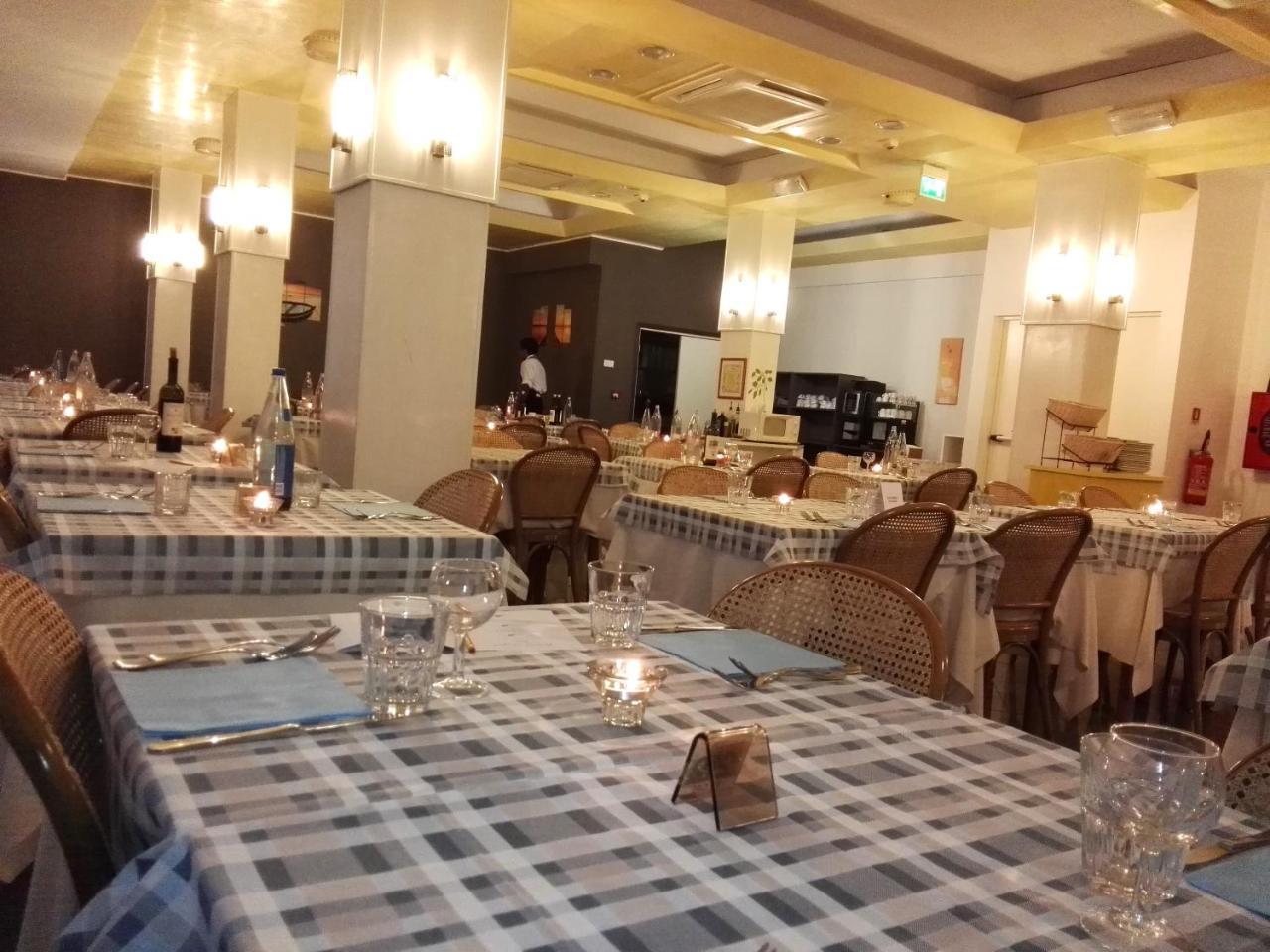 Hotel Desire' Ричоне Екстериор снимка